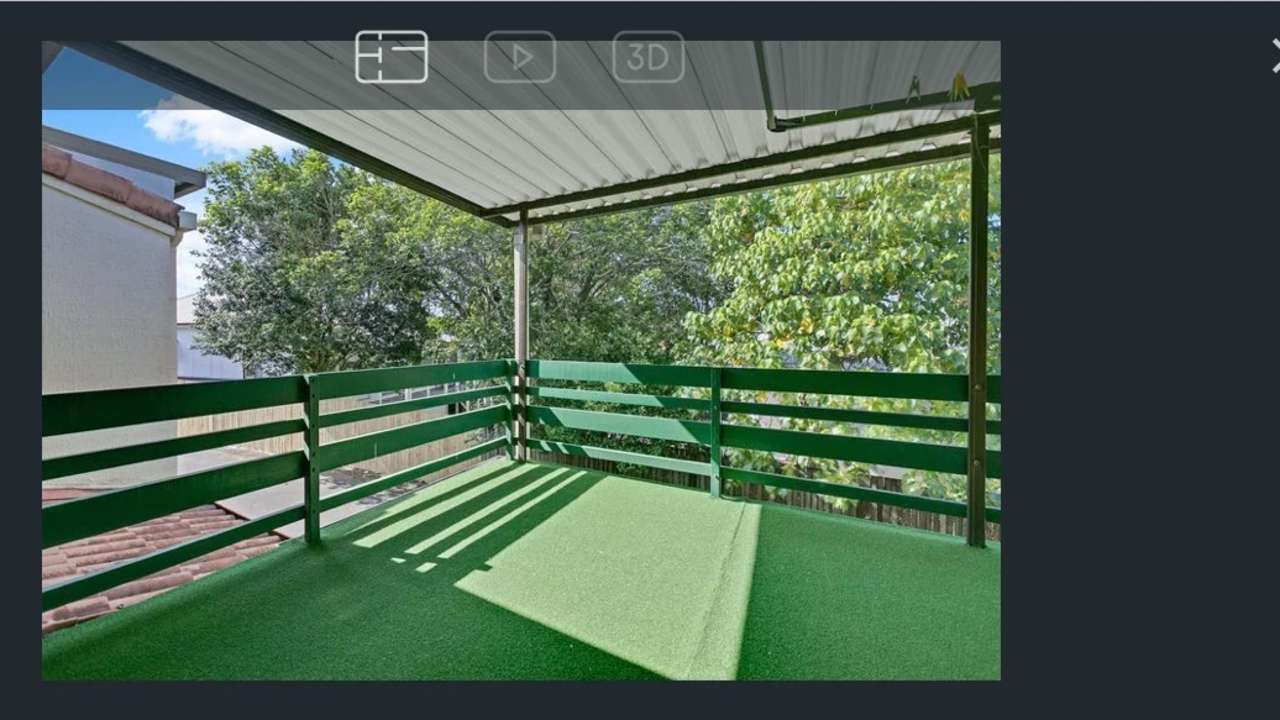 Unfurnished room in a flatshare