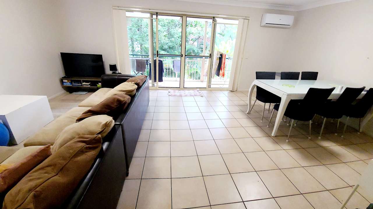 Furnished room in a flatshare