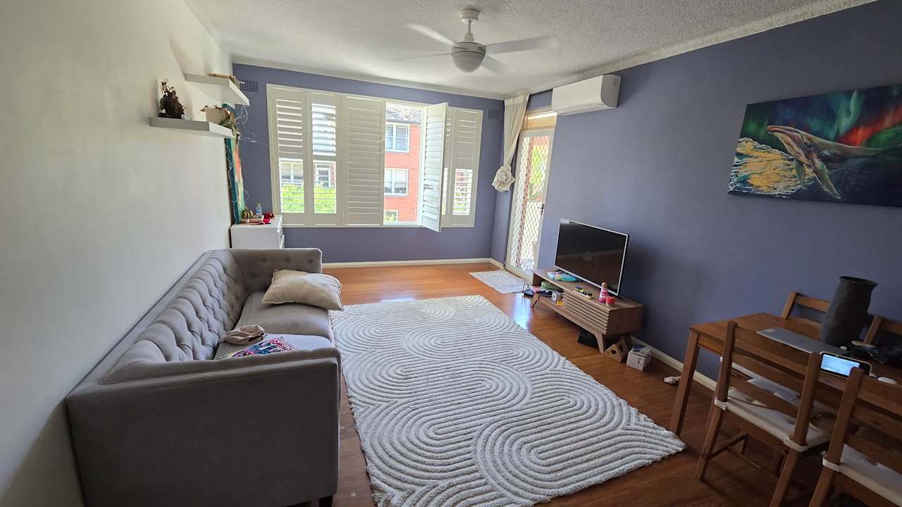 Furnished room in a flatshare