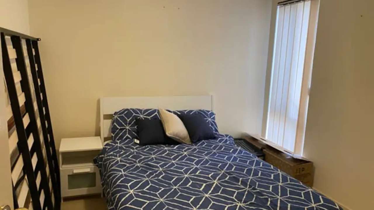 Unfurnished room in a flatshare