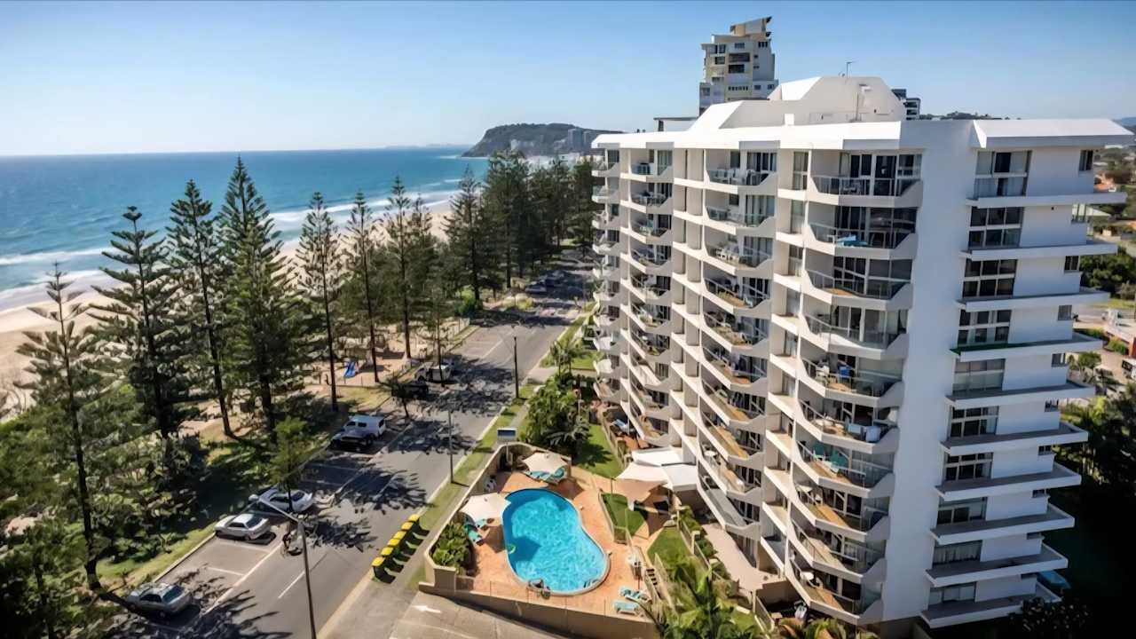 Furnished room with ensuite in a flatshare