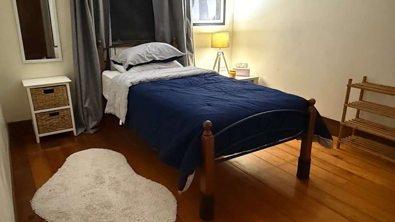 Room in a share house
