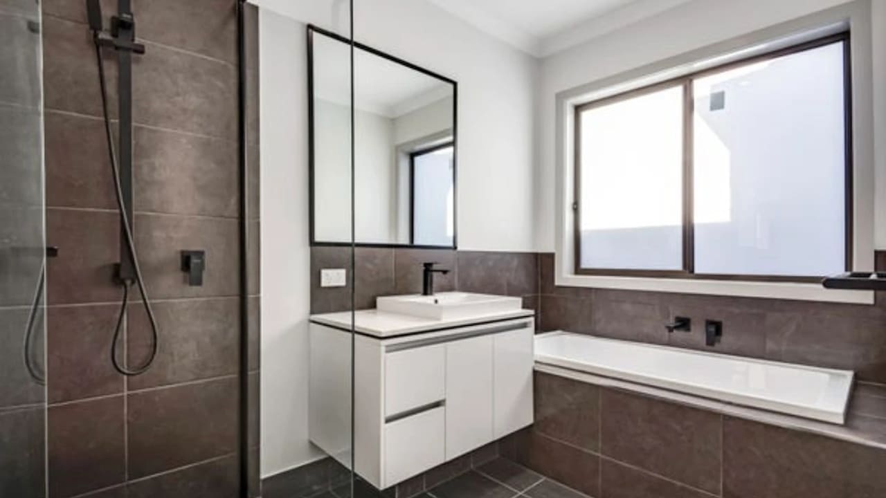 Unfurnished room in a share house