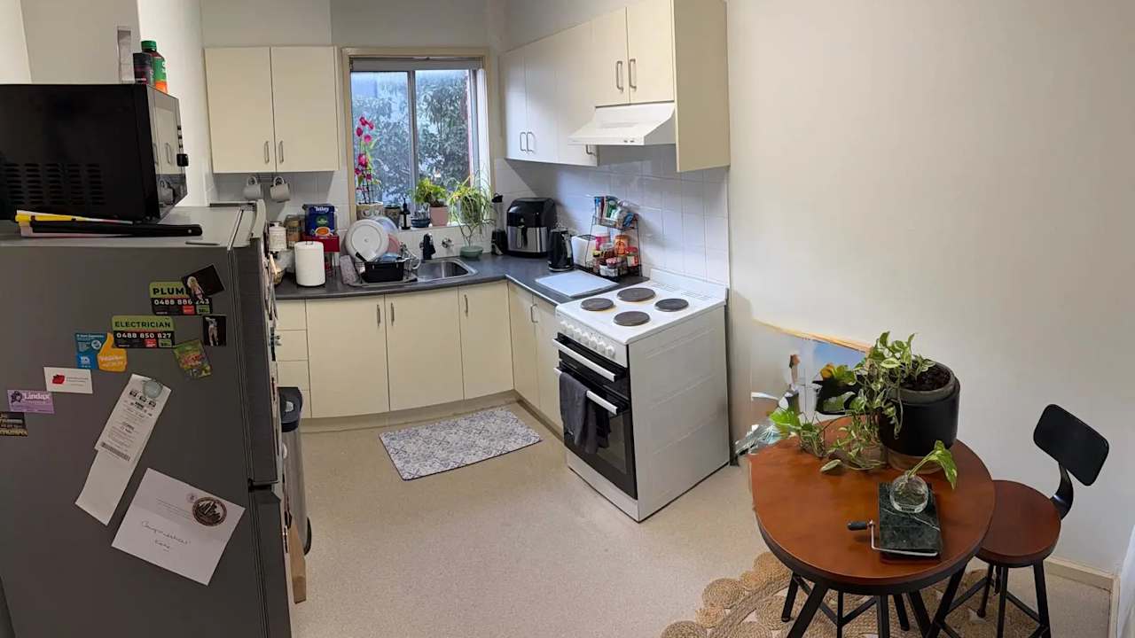 Furnished room in a flatshare