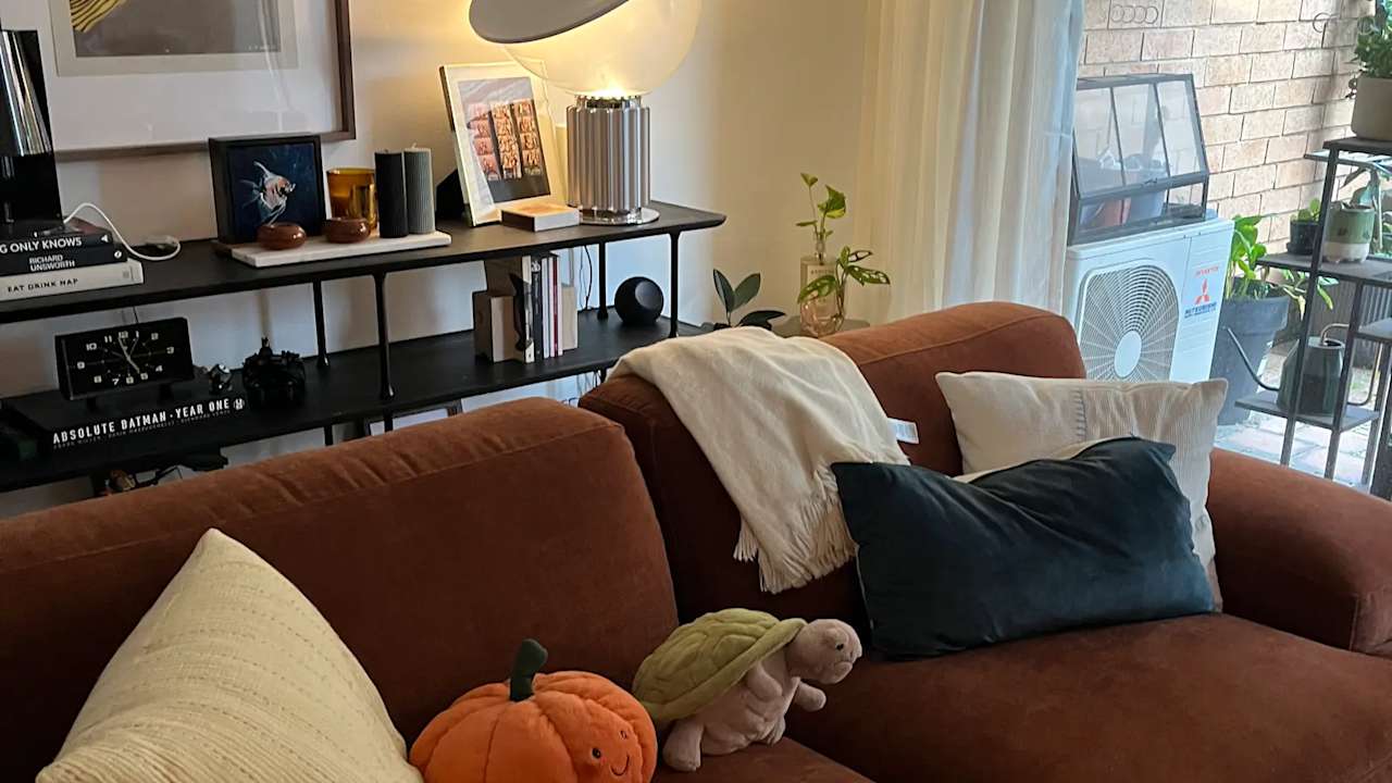 Unfurnished room in a flatshare