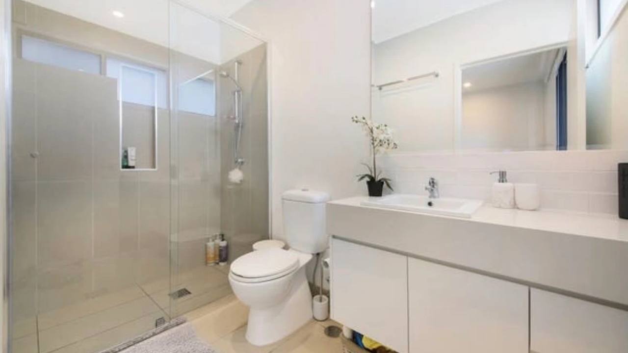 Unfurnished room with ensuite in a share house