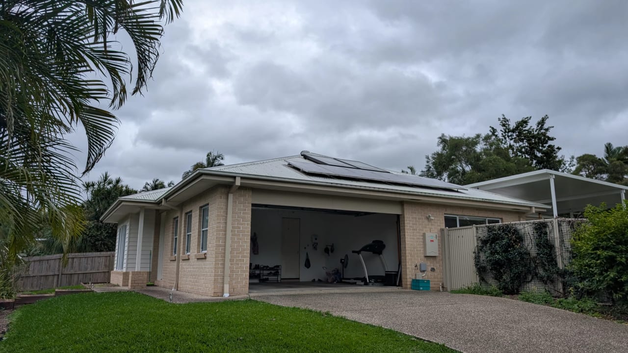 Whole property with 2 rooms for rent