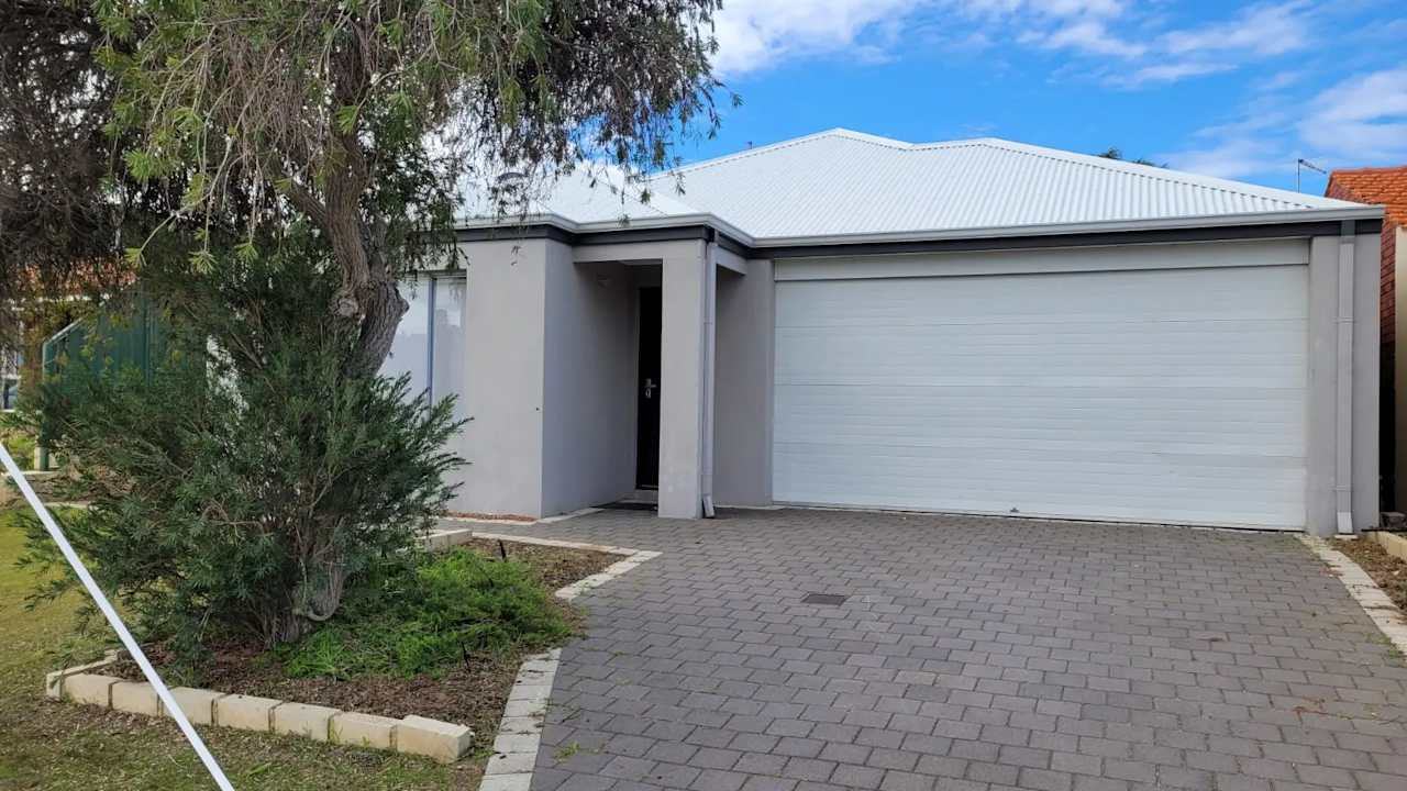 Whole property with 3 rooms for rent