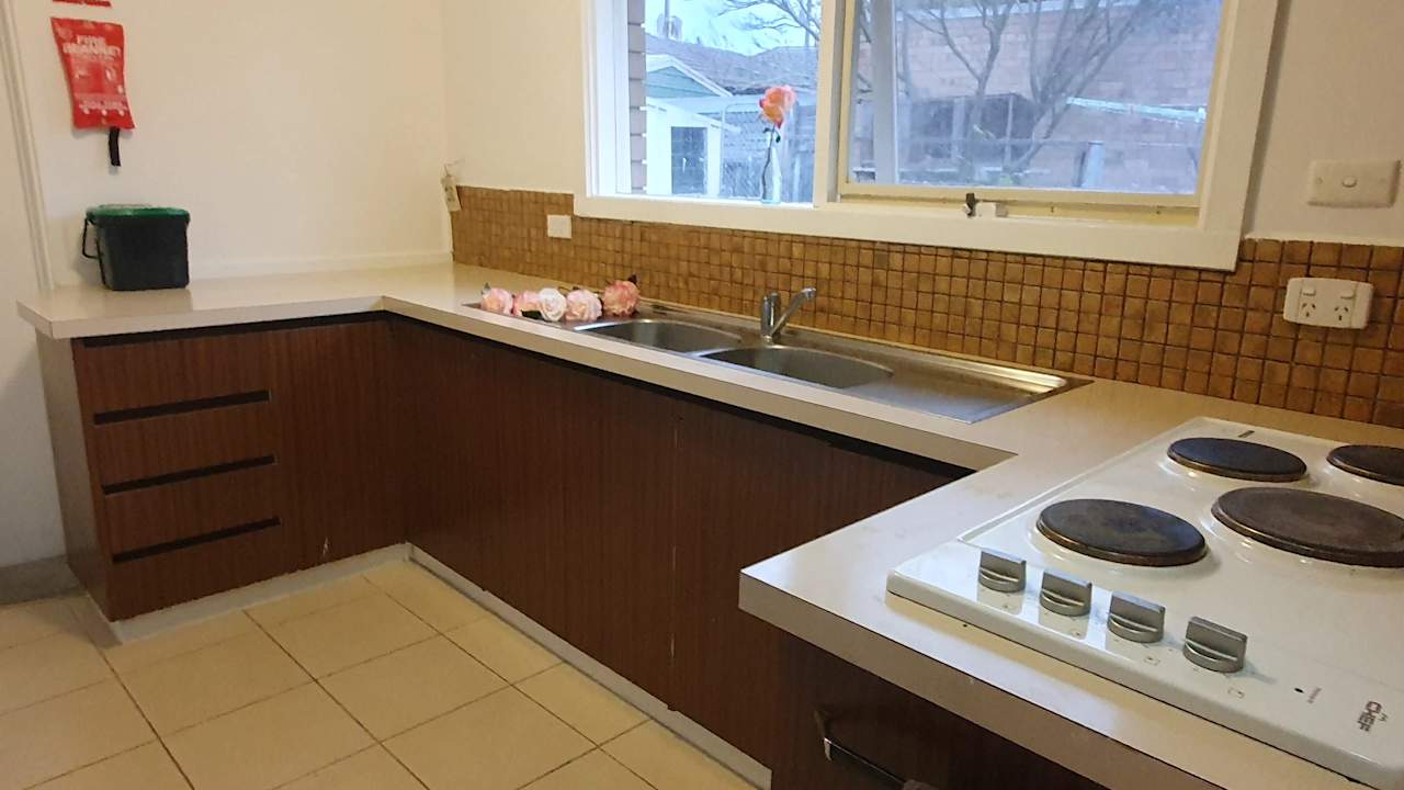 Room in a share house