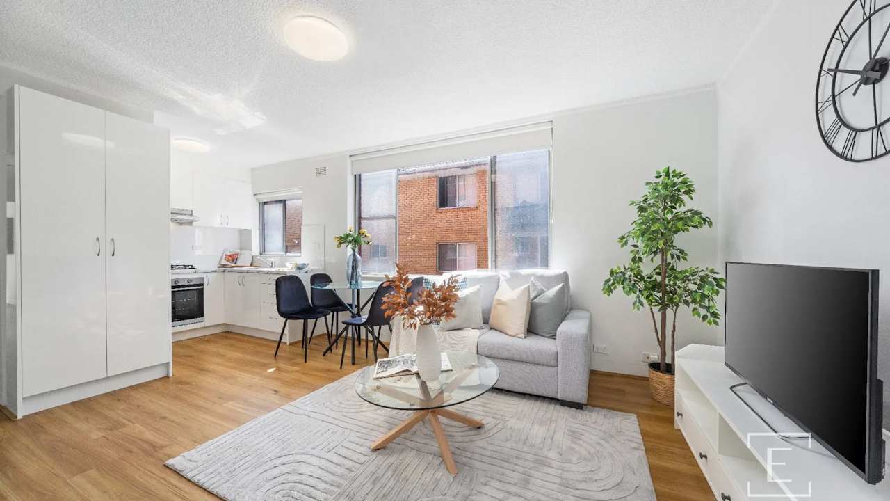 Whole property with 2 rooms for rent