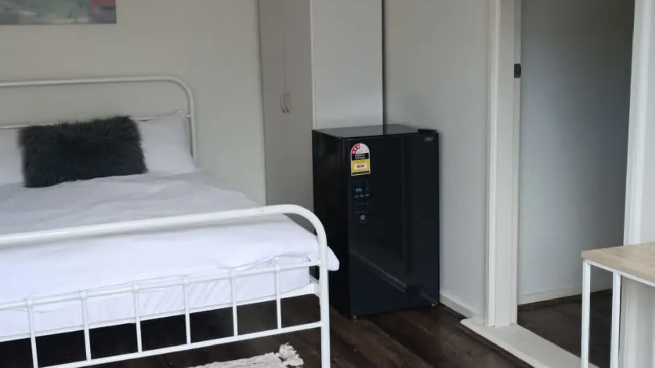 Room in a share house