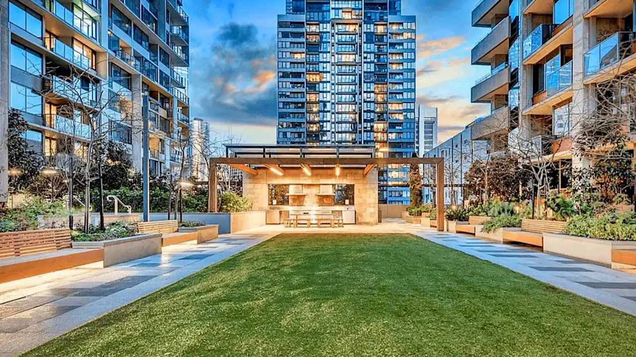 Whole property with 2 rooms for rent