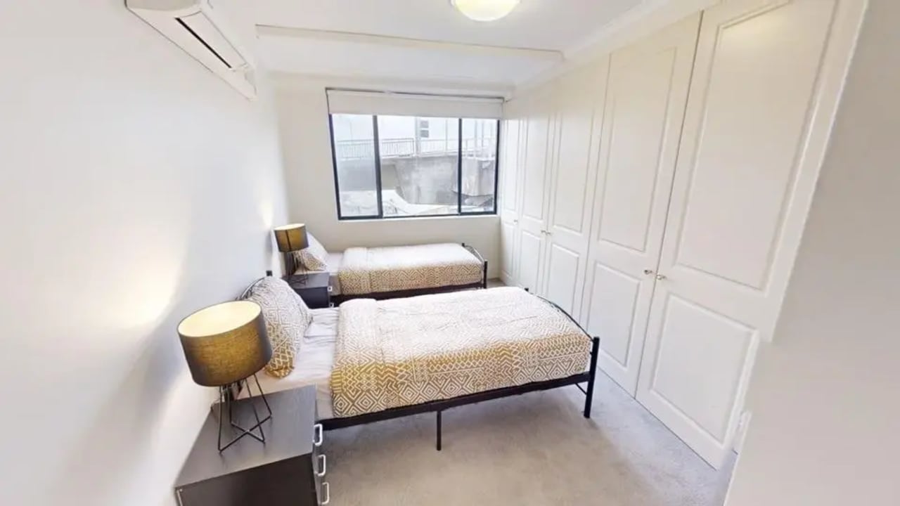Furnished room in a flatshare
