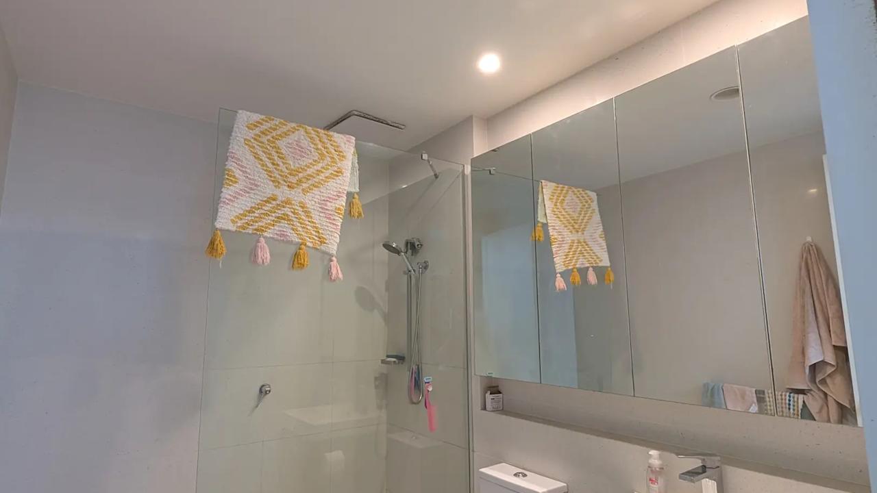 Room in a share house