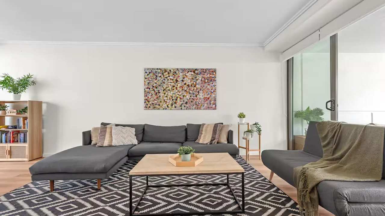 Whole property with 2 rooms for rent