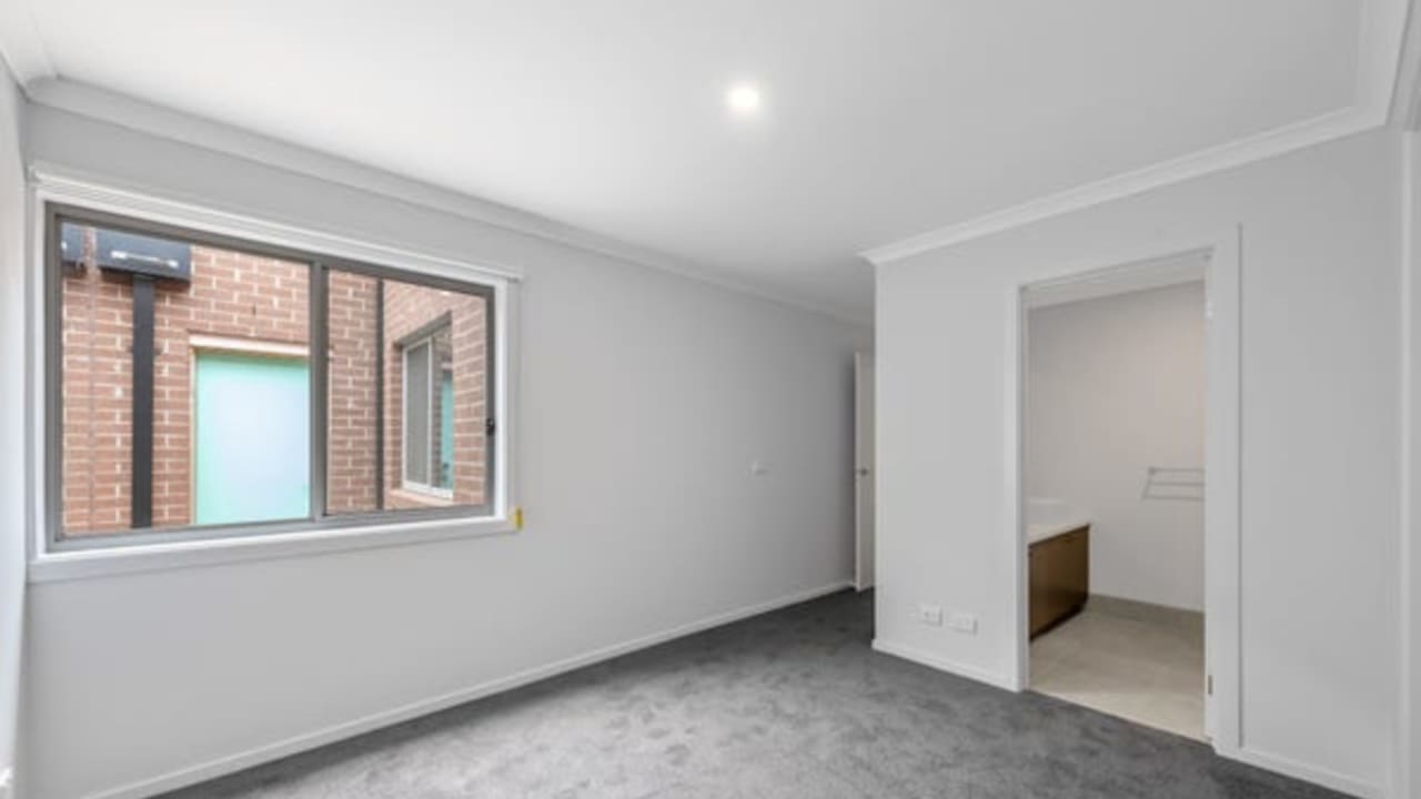 Unfurnished room with own bathroom