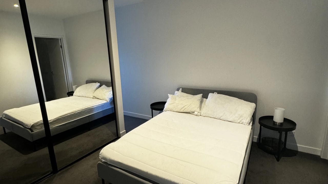 Furnished room with ensuite in a flatshare