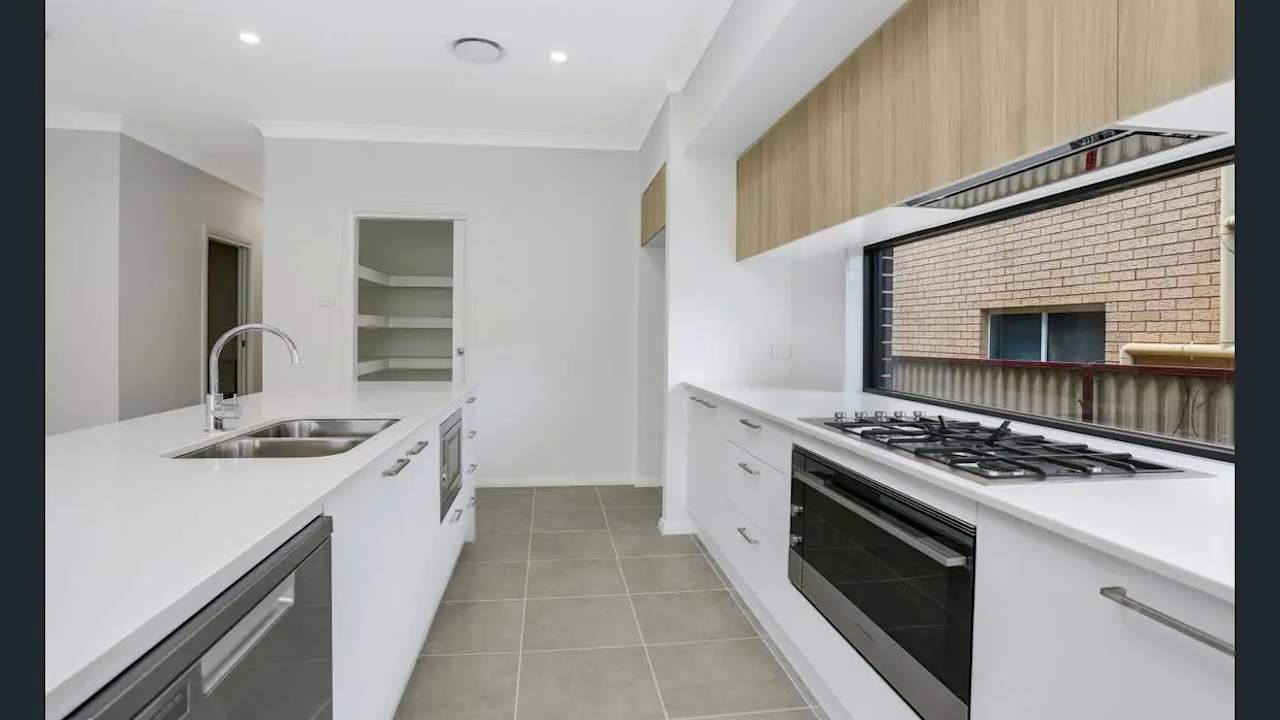 Unfurnished room in a share house