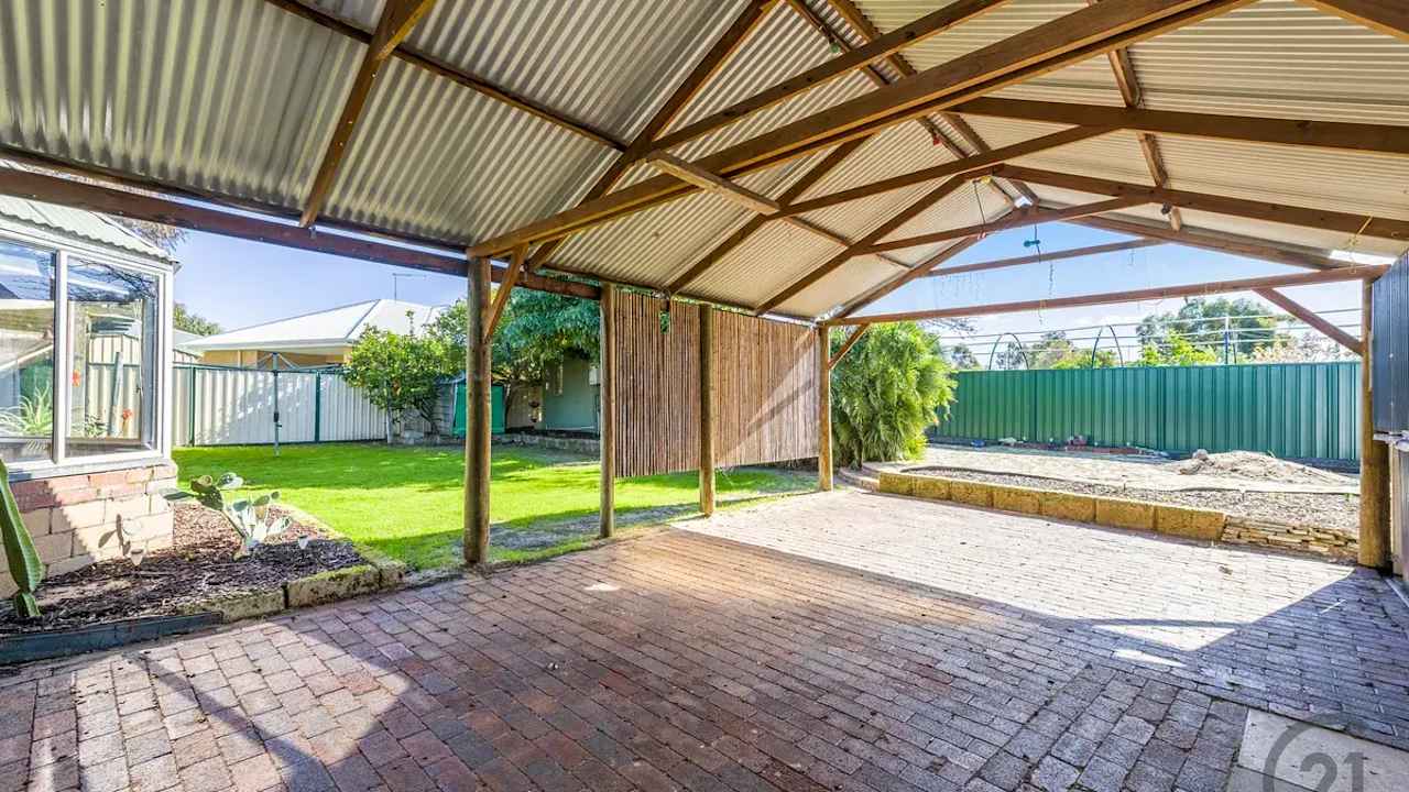 Whole property with 4 rooms for rent