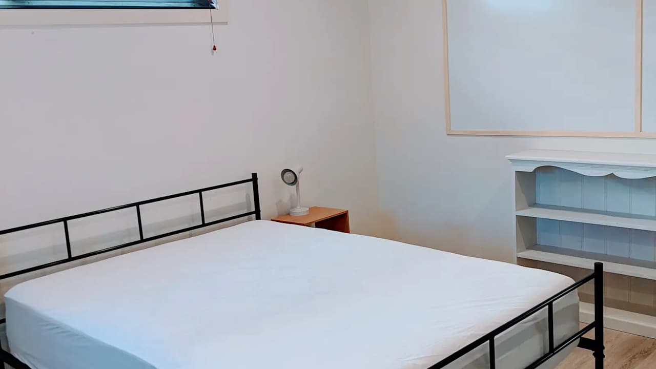 Room in a share house