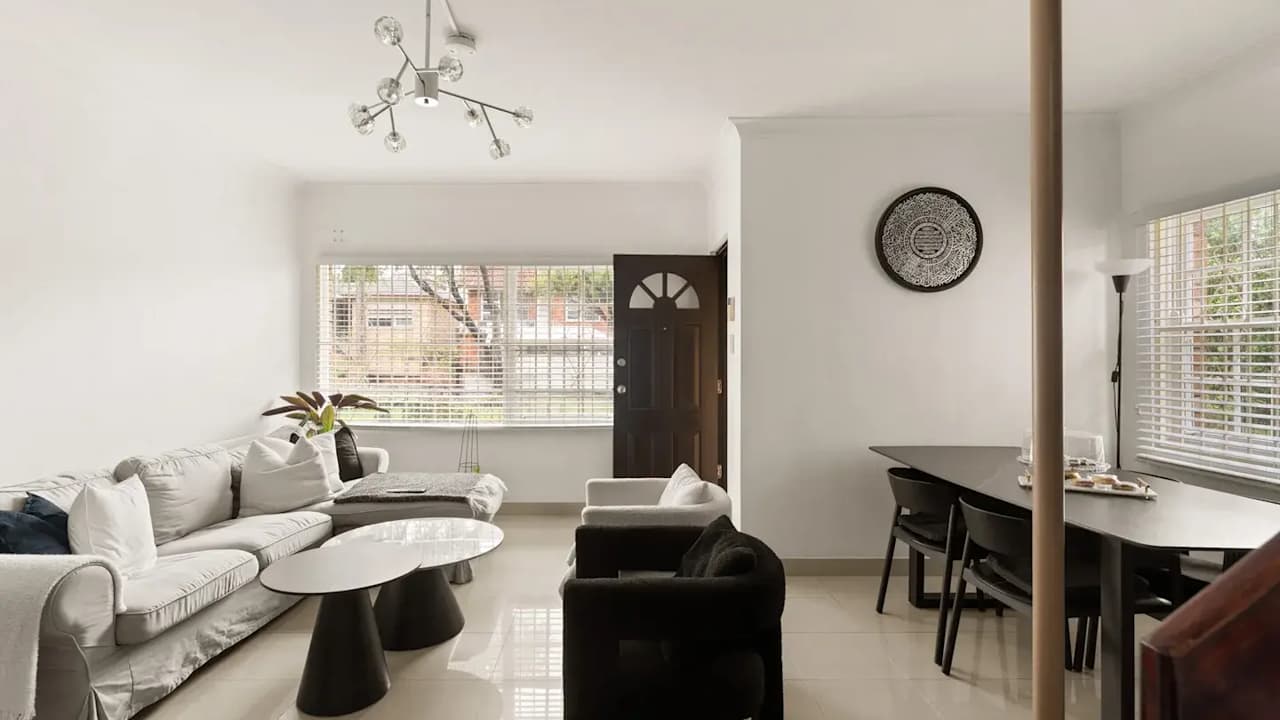 Unfurnished room in a flatshare
