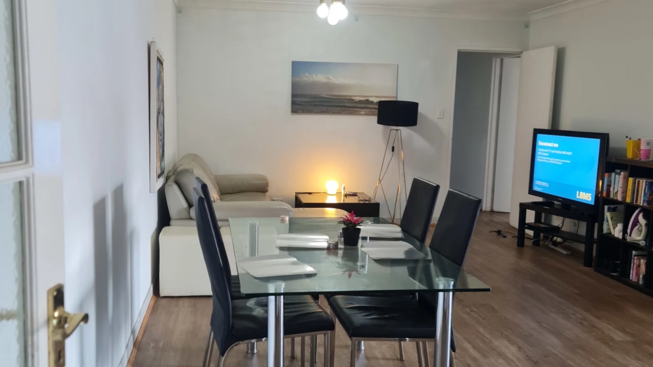 Furnished room with ensuite in a flatshare