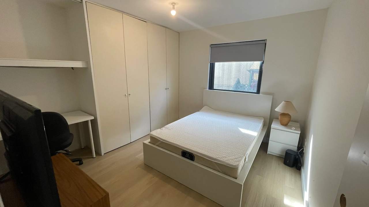 Furnished room in a flatshare
