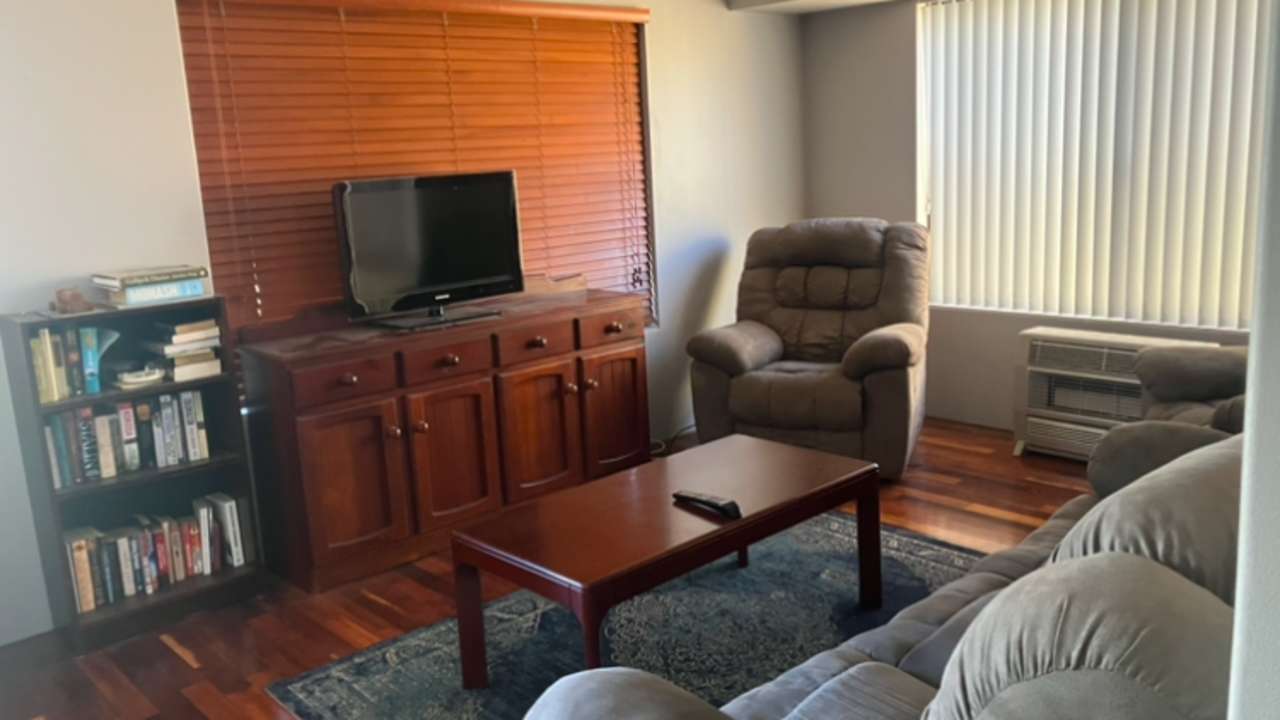 Room in a share house
