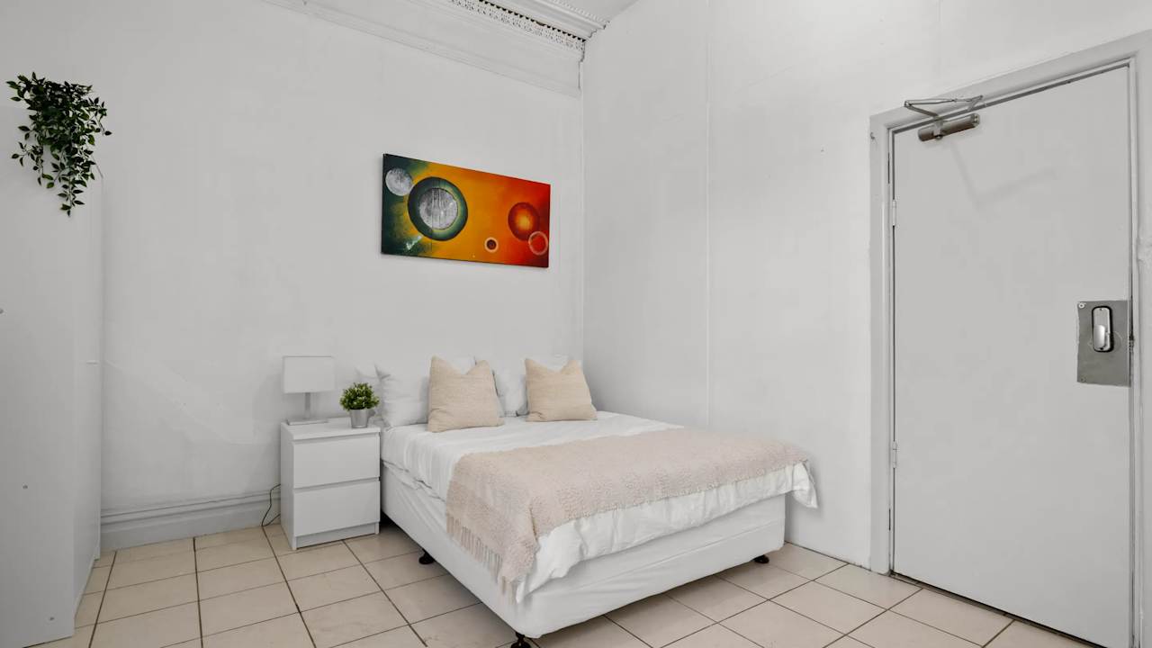 Furnished room in a flatshare