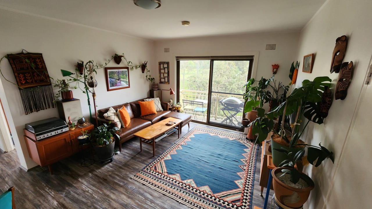 Unfurnished room in a flatshare