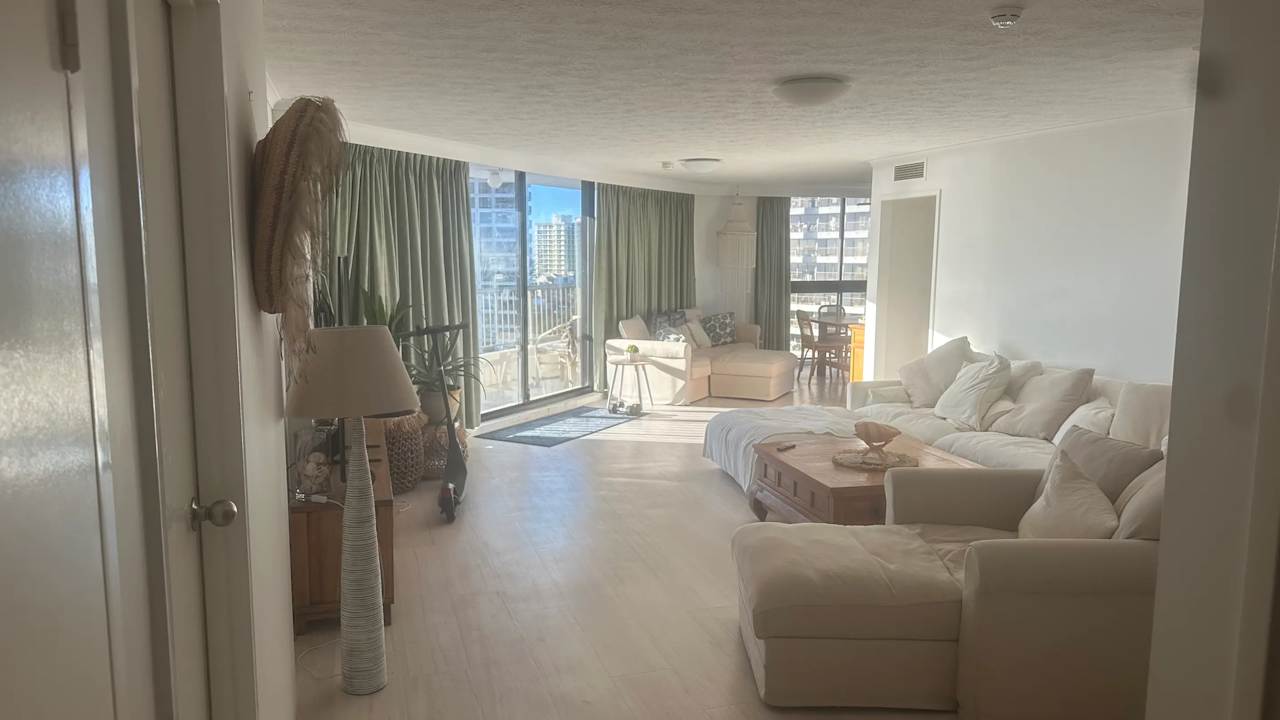 Furnished room in a flatshare