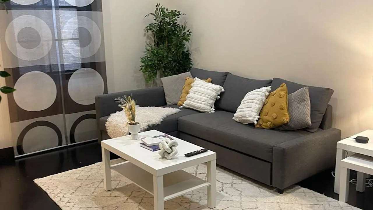 Furnished room in a share house