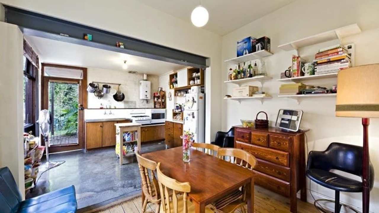 Whole property with 2 rooms for rent