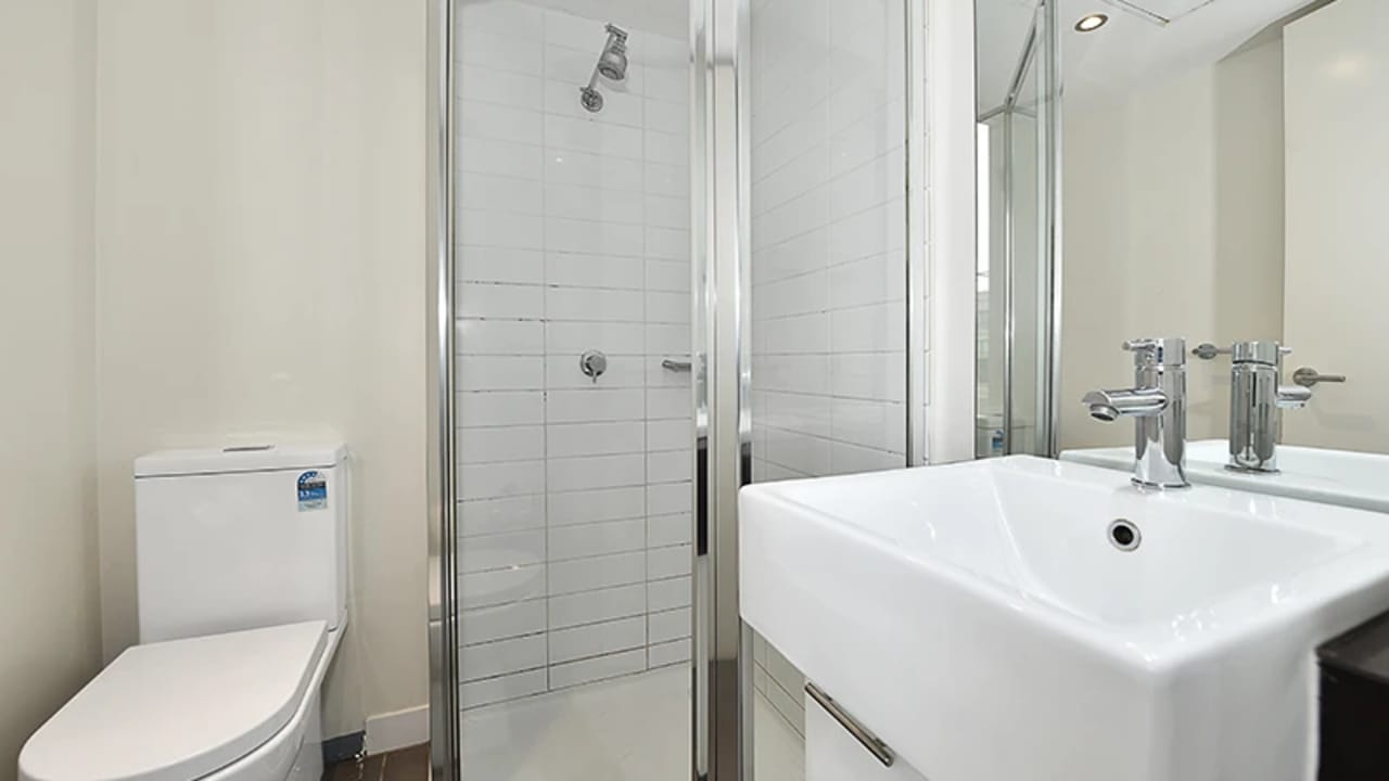 Whole property with 2 rooms for rent