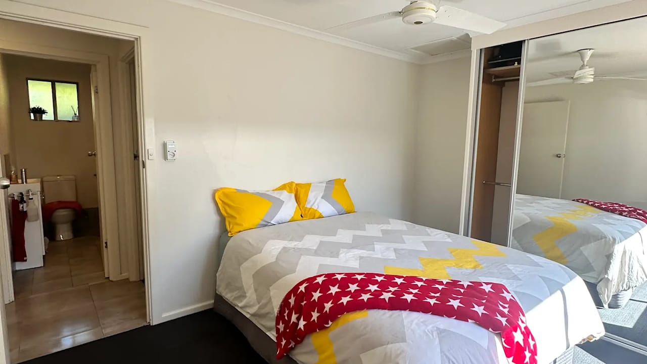 Room in a share house