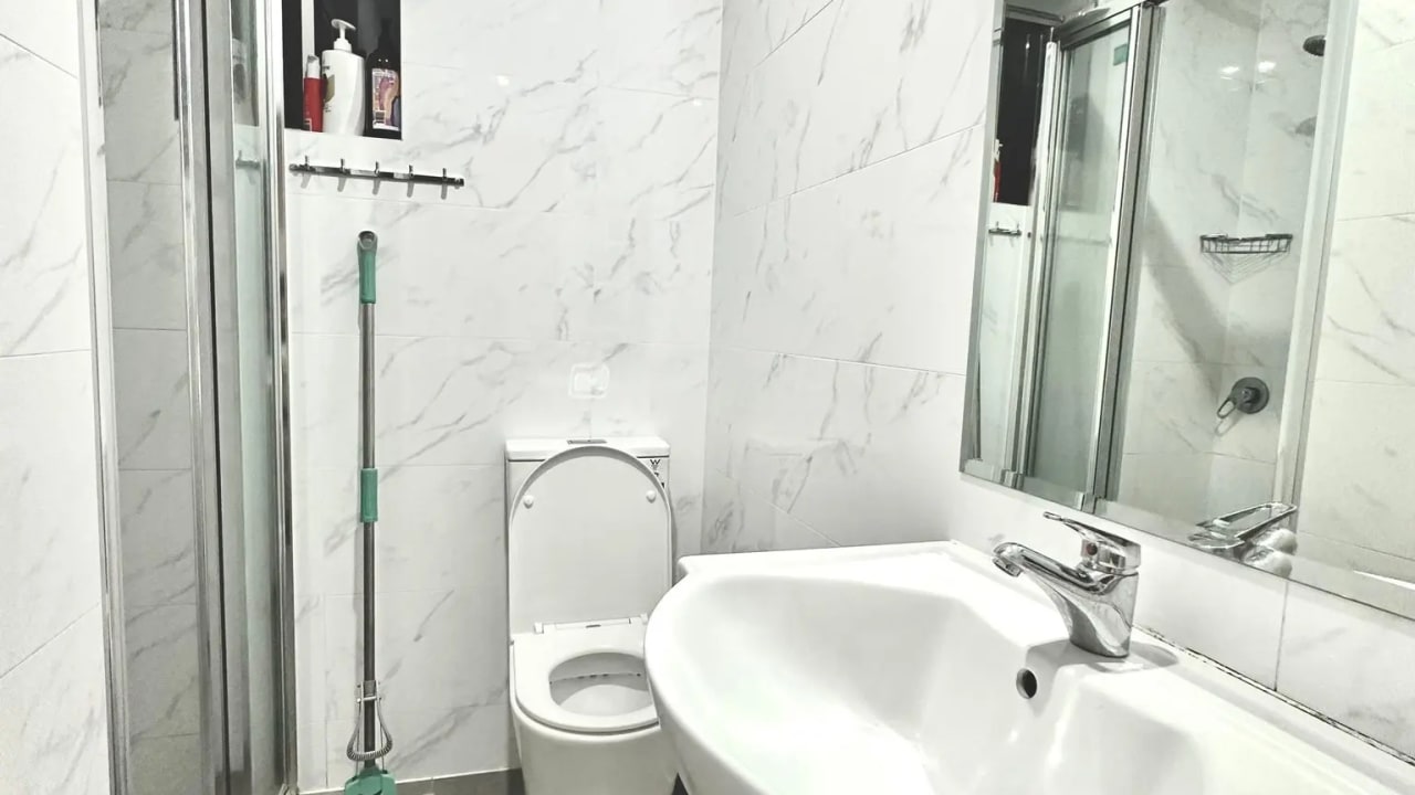 Room in a share house