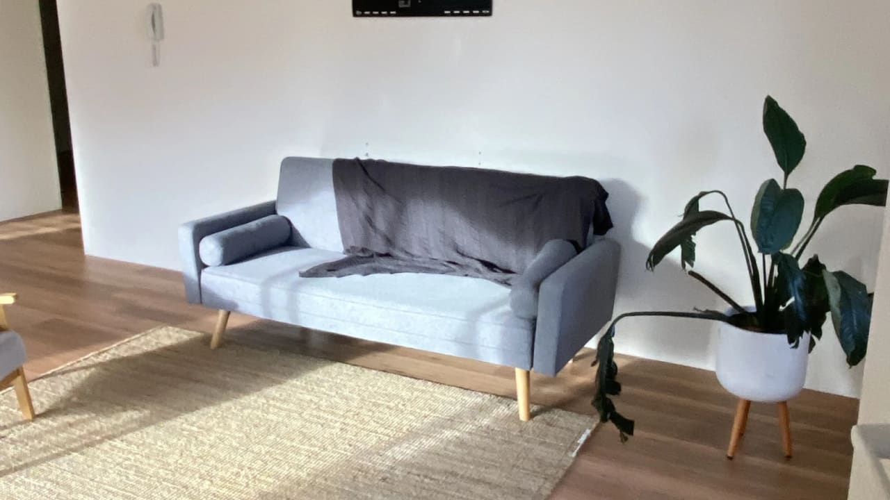 Unfurnished room in a flatshare