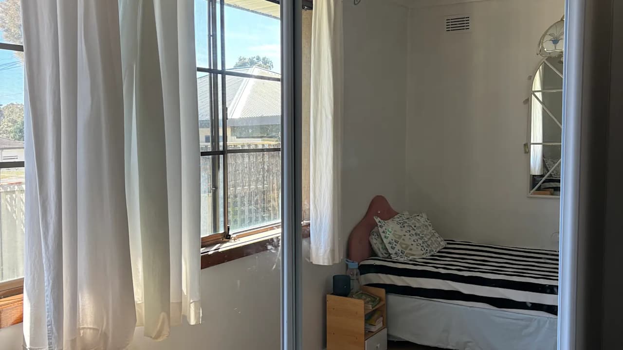 Furnished room in a share house