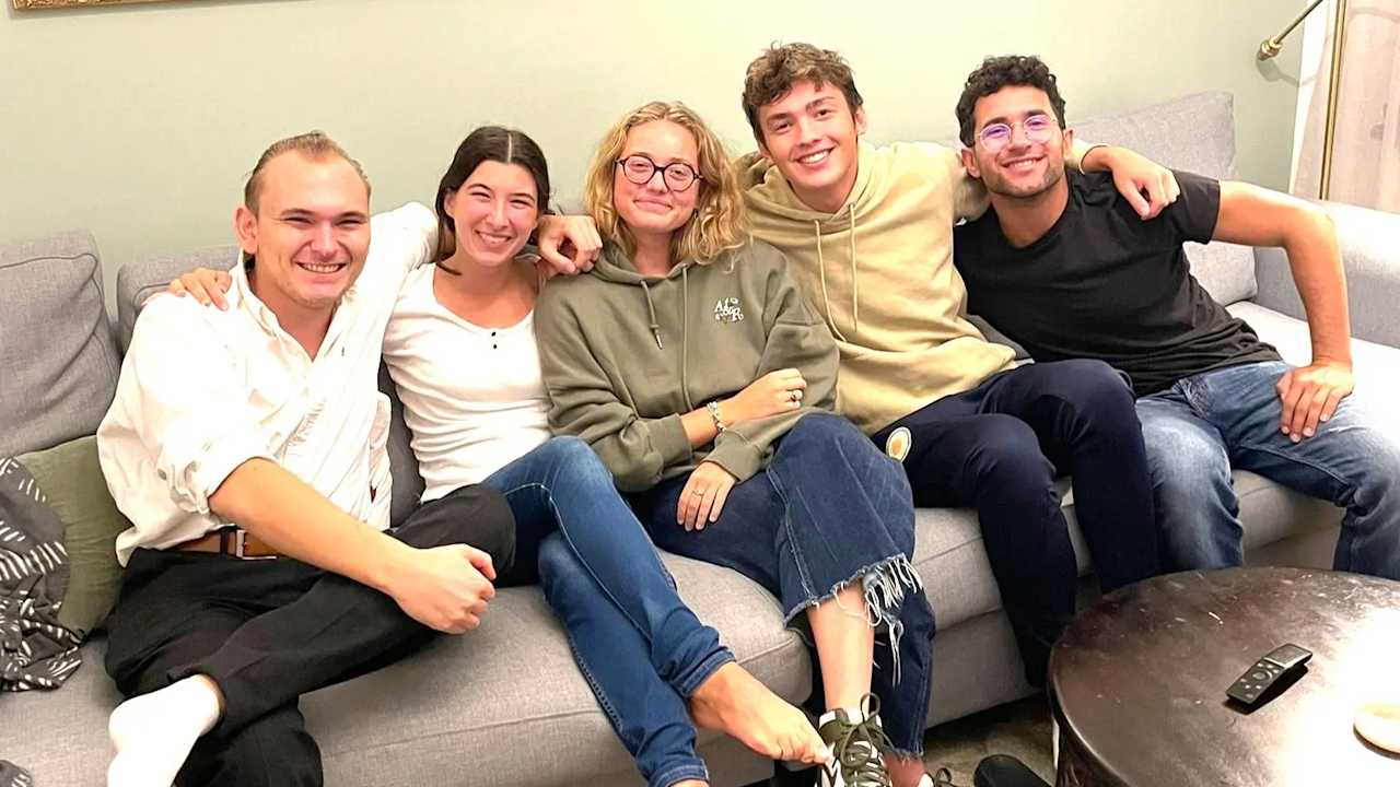 Furnished room in a share house