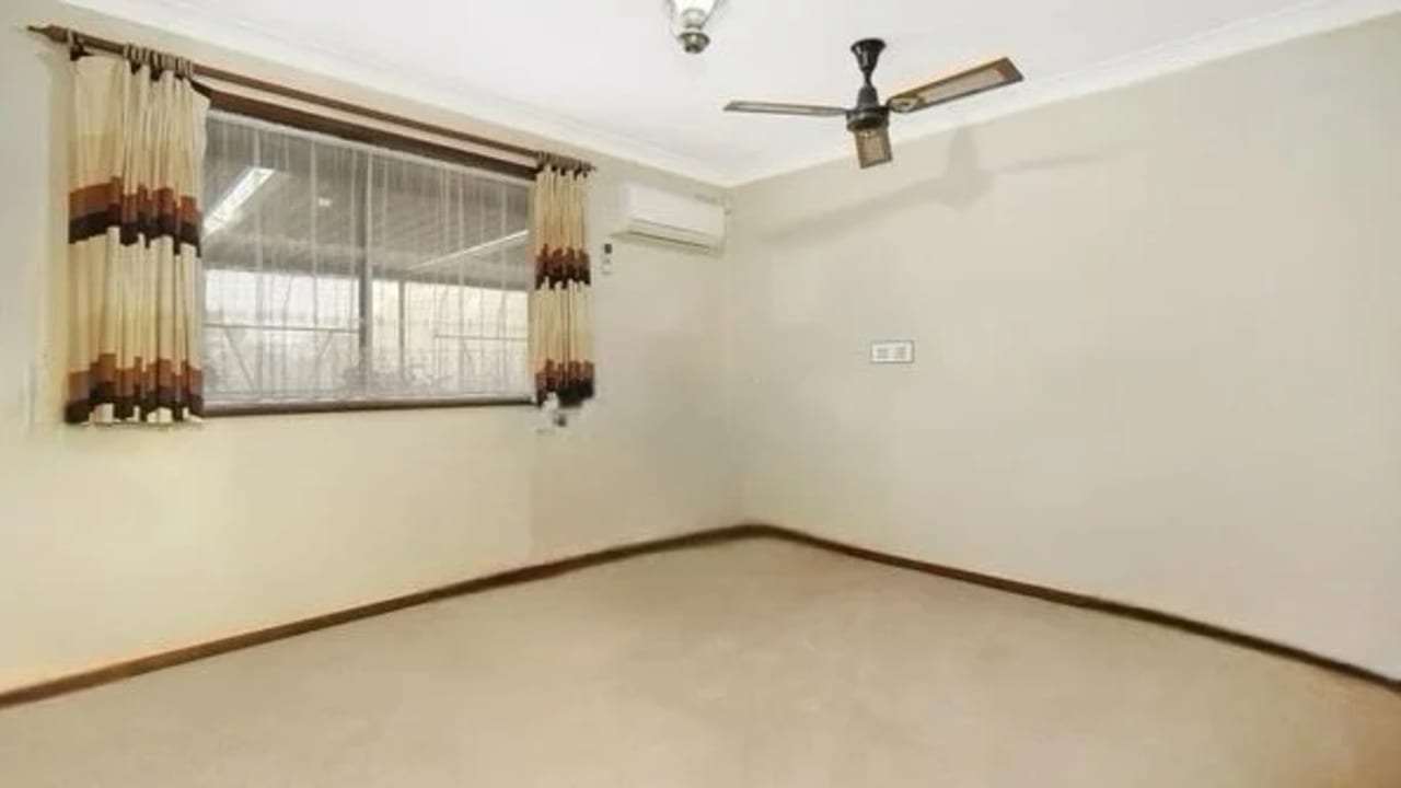 Unfurnished room in a share house