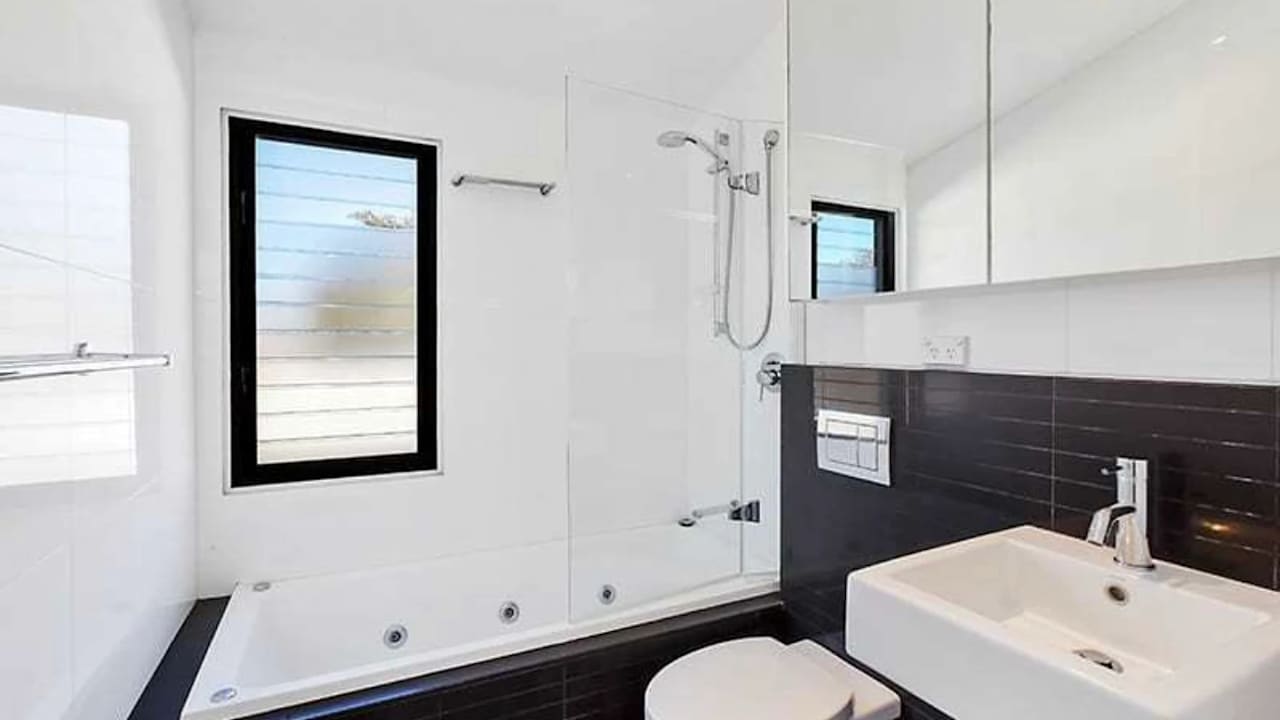 Unfurnished room with own bathroom