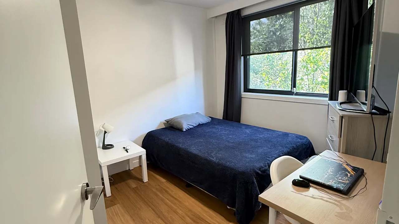 Furnished room in a flatshare