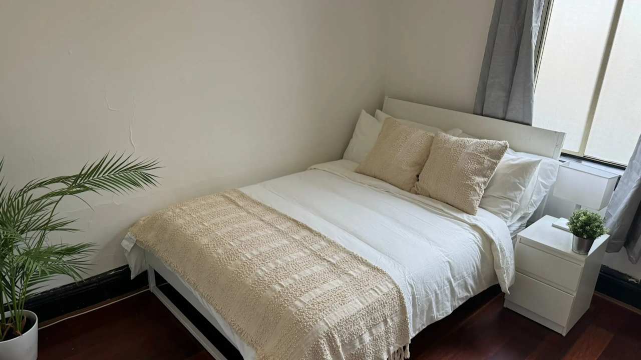 Furnished room in a flatshare