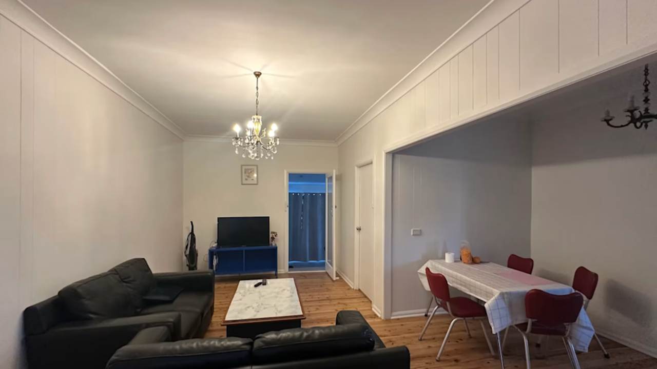 Room in a share house