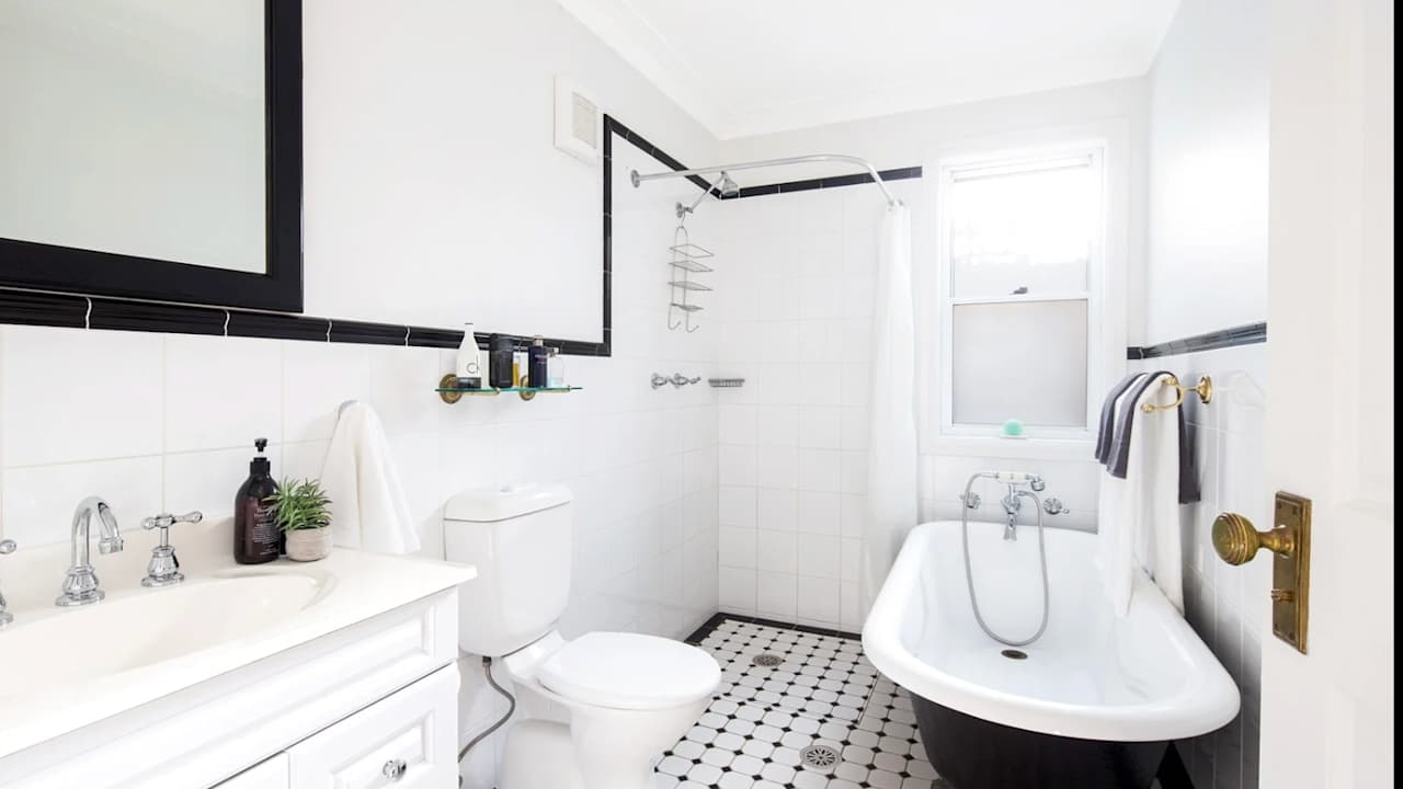 Furnished room in a share house