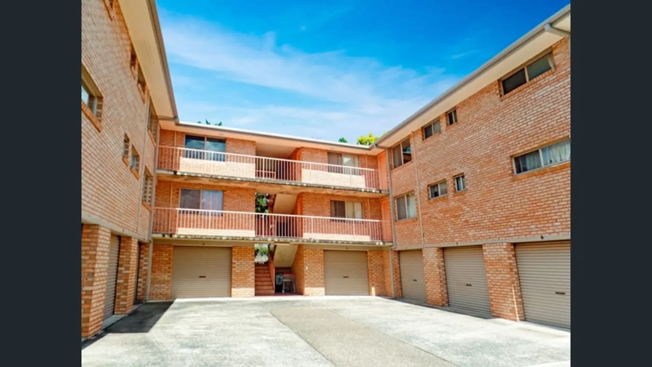 Unfurnished room in a flatshare
