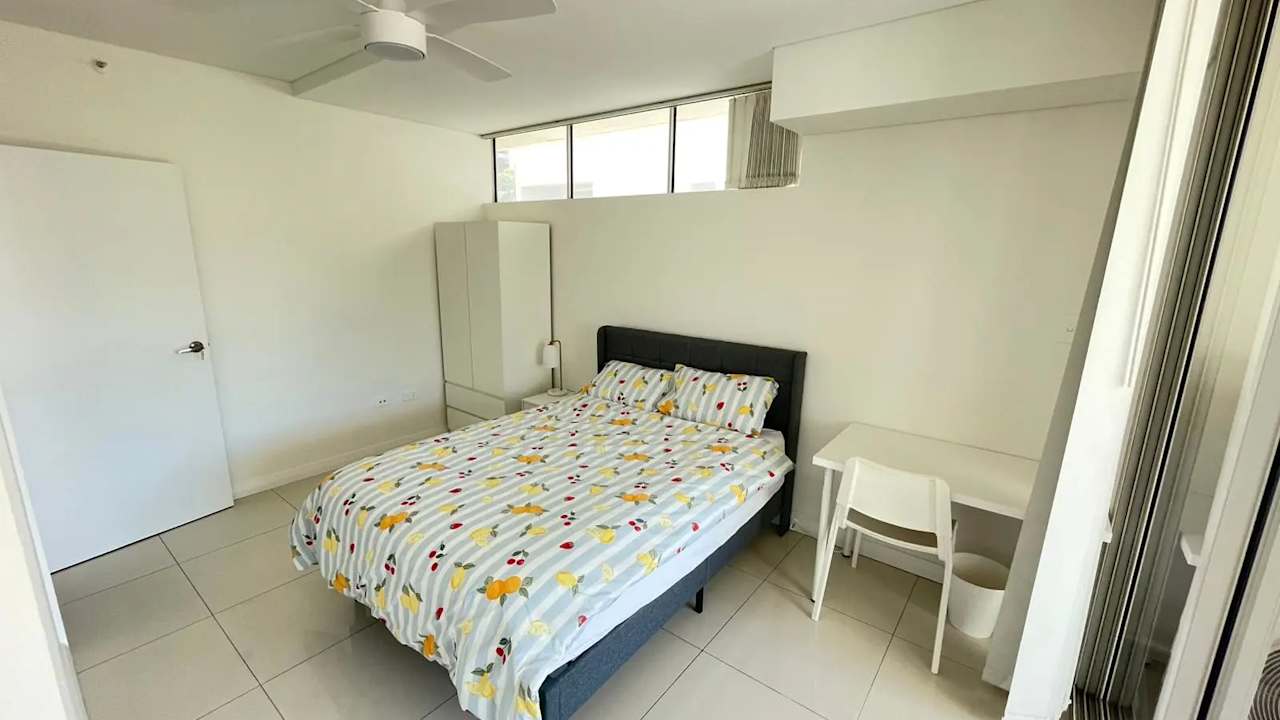 Furnished room in a flatshare
