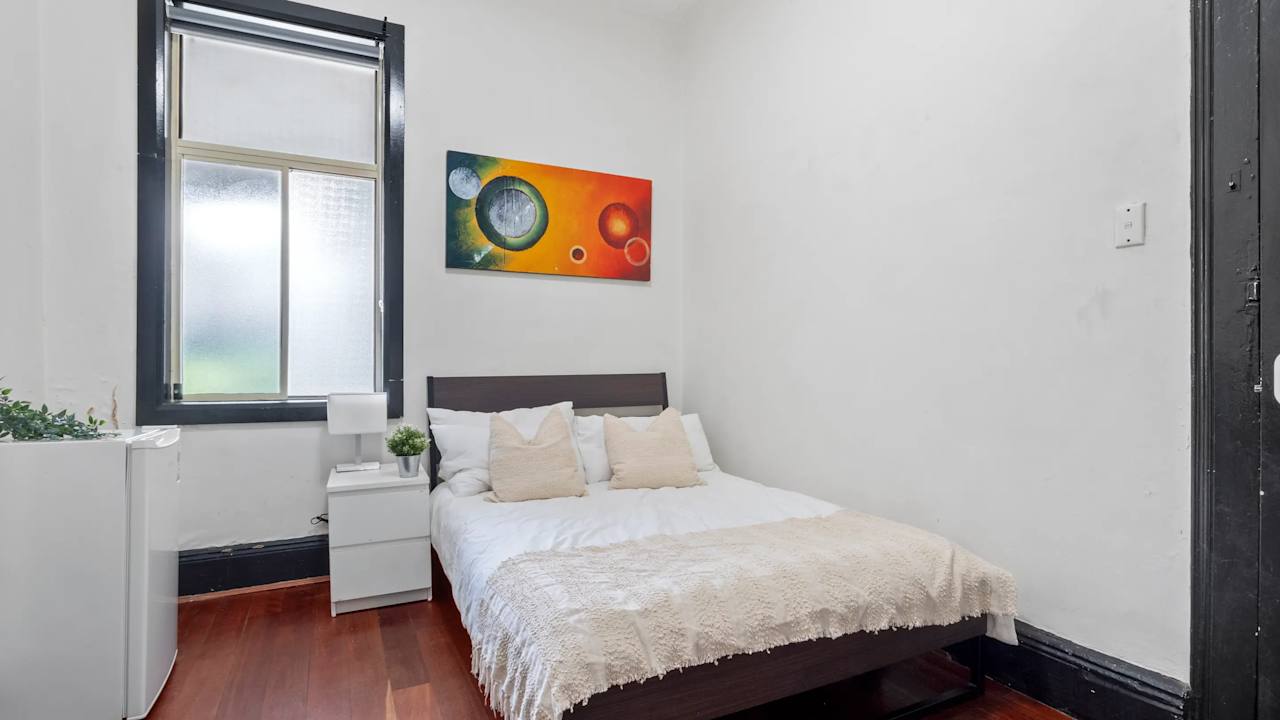 Furnished room in a share house