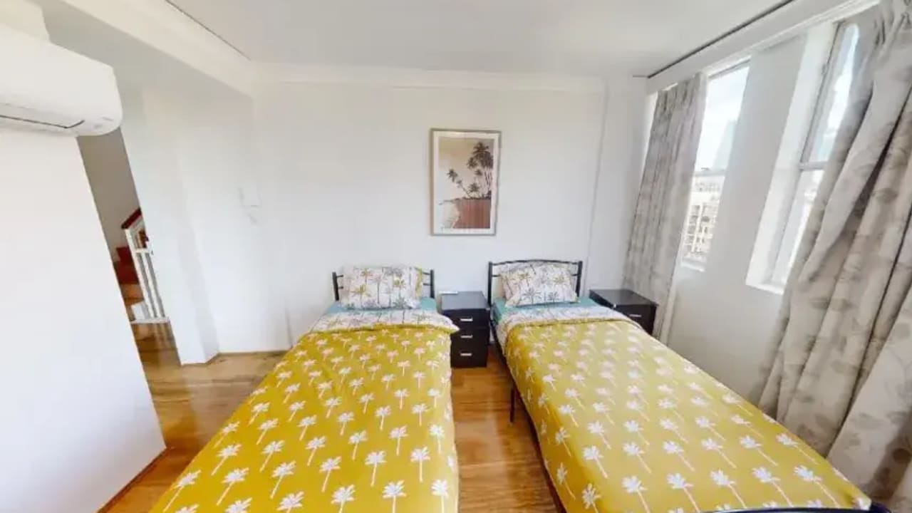 Furnished room with ensuite in a flatshare