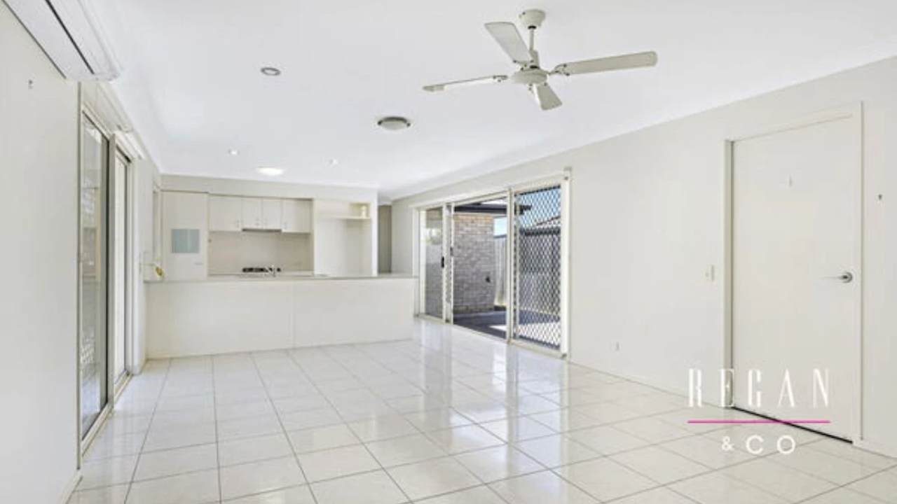 Room in a share house